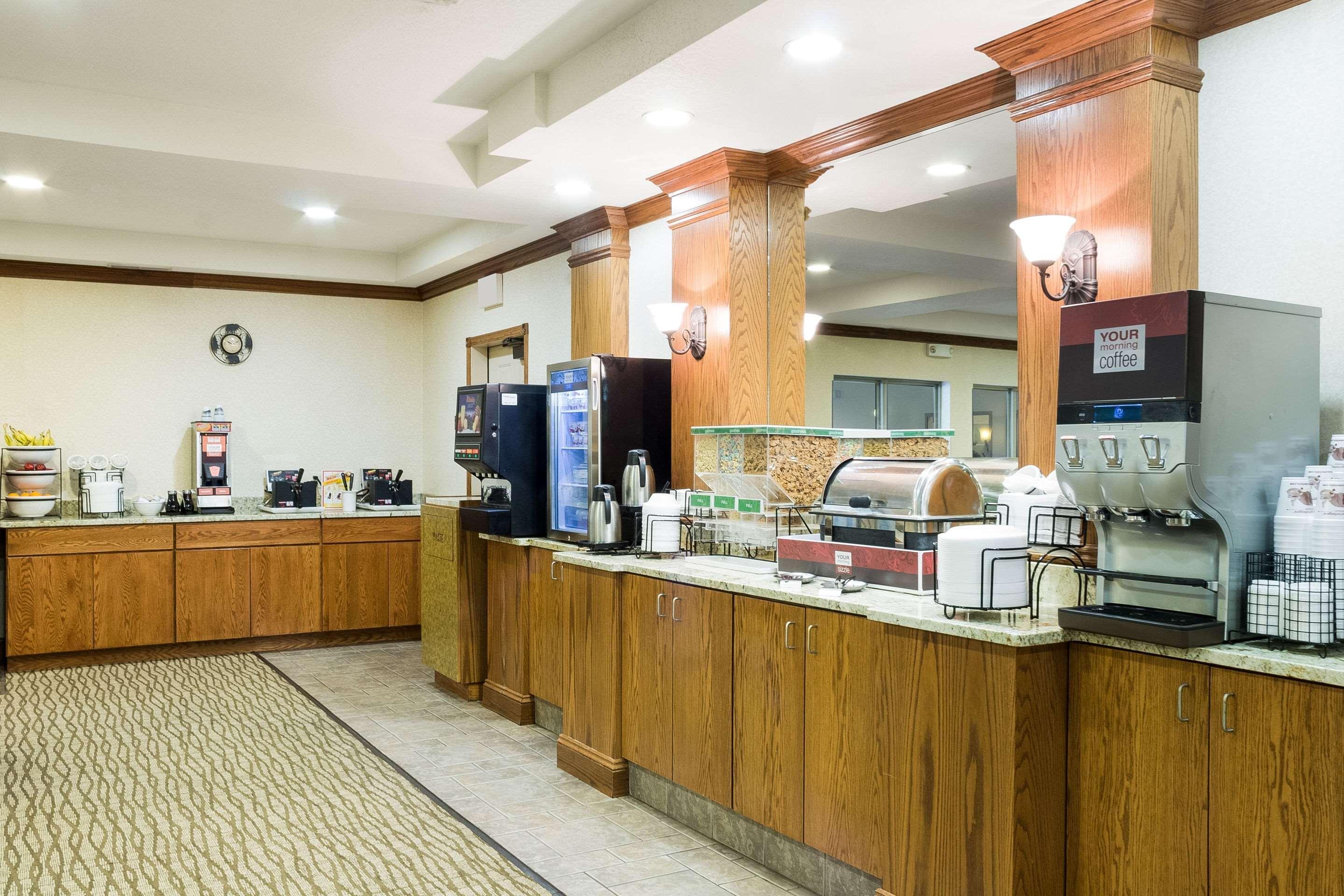 Comfort Inn & Suites Кастер Экстерьер фото