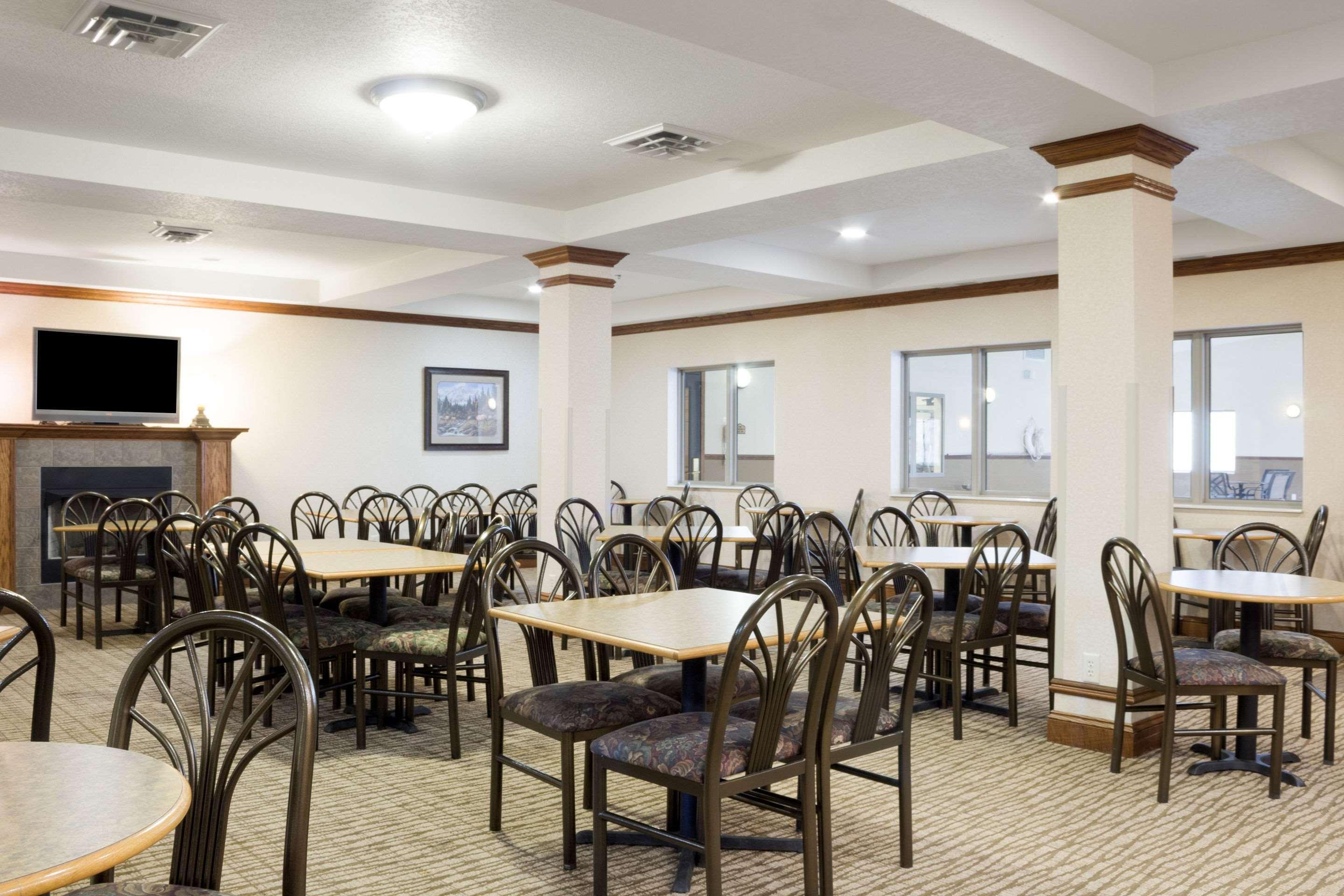 Comfort Inn & Suites Кастер Экстерьер фото