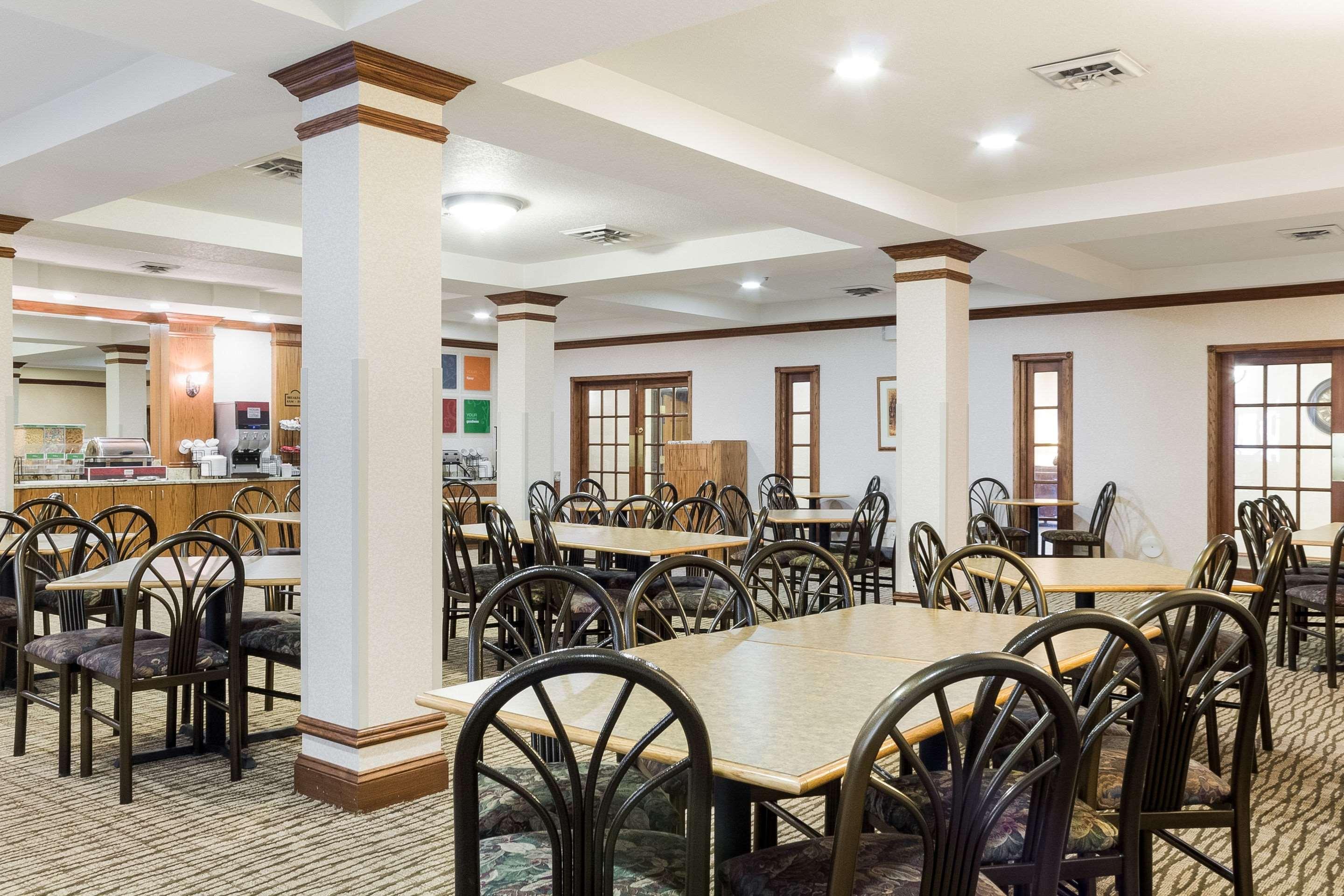 Comfort Inn & Suites Кастер Экстерьер фото