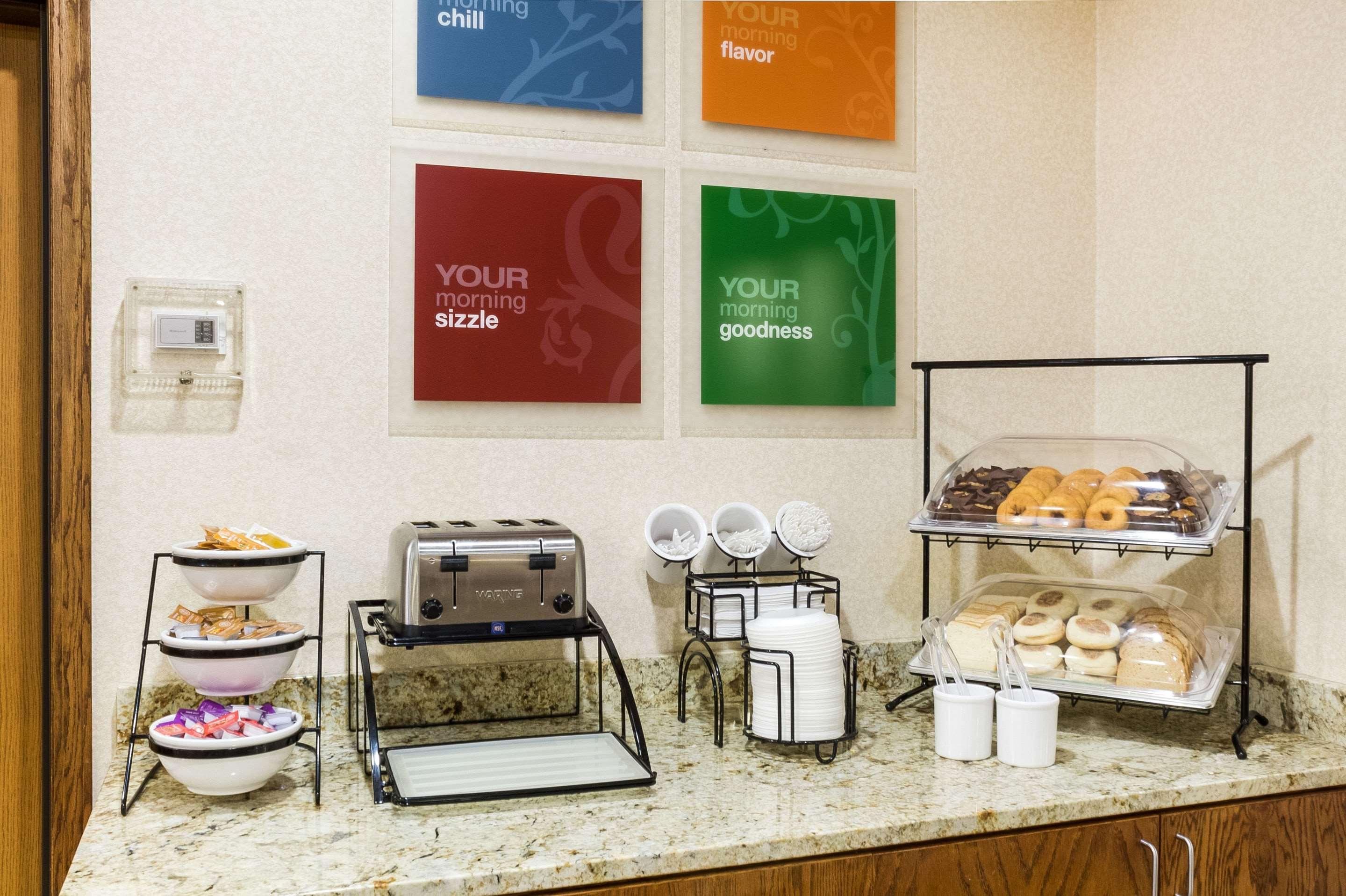 Comfort Inn & Suites Кастер Экстерьер фото