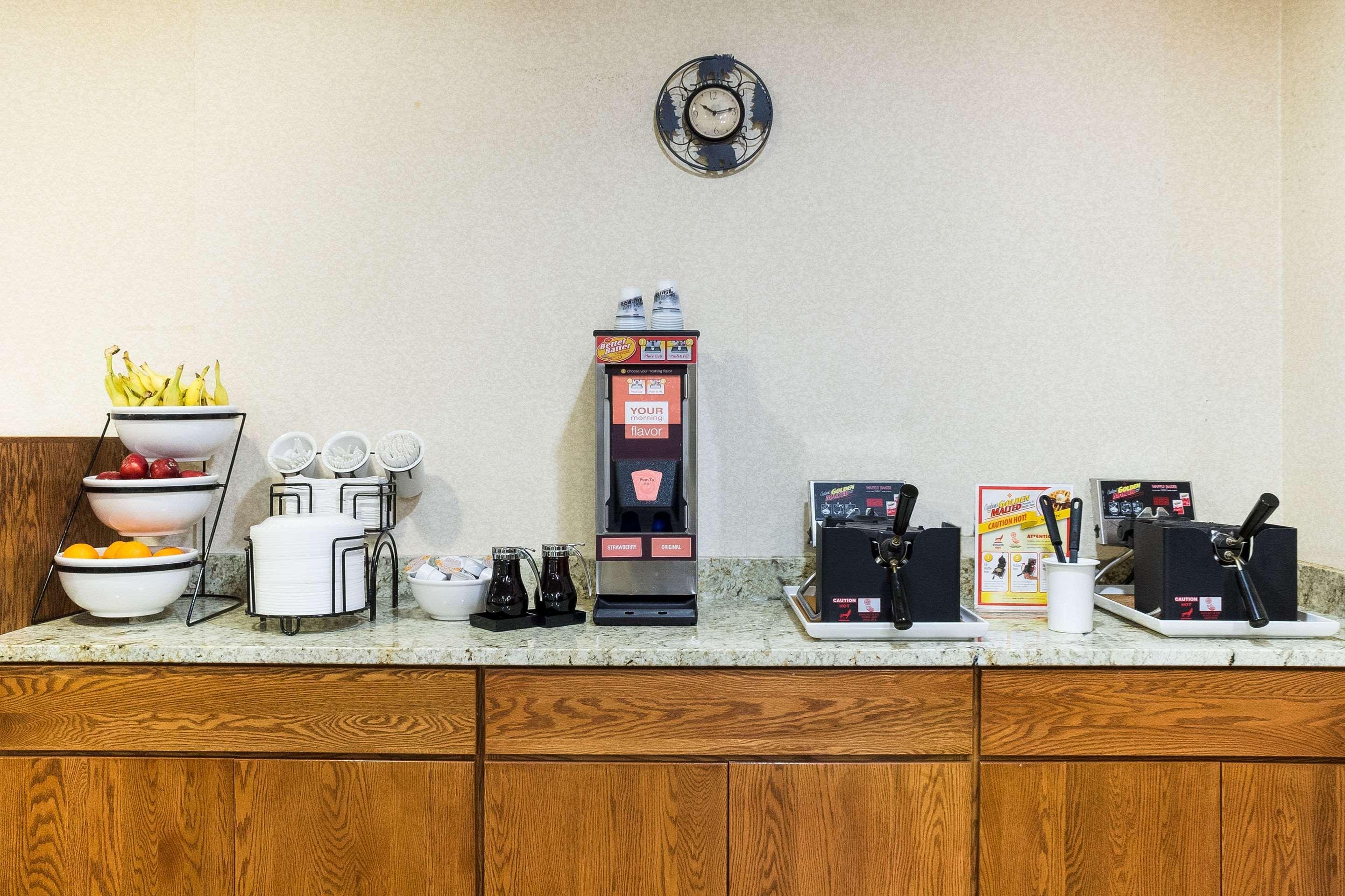 Comfort Inn & Suites Кастер Экстерьер фото