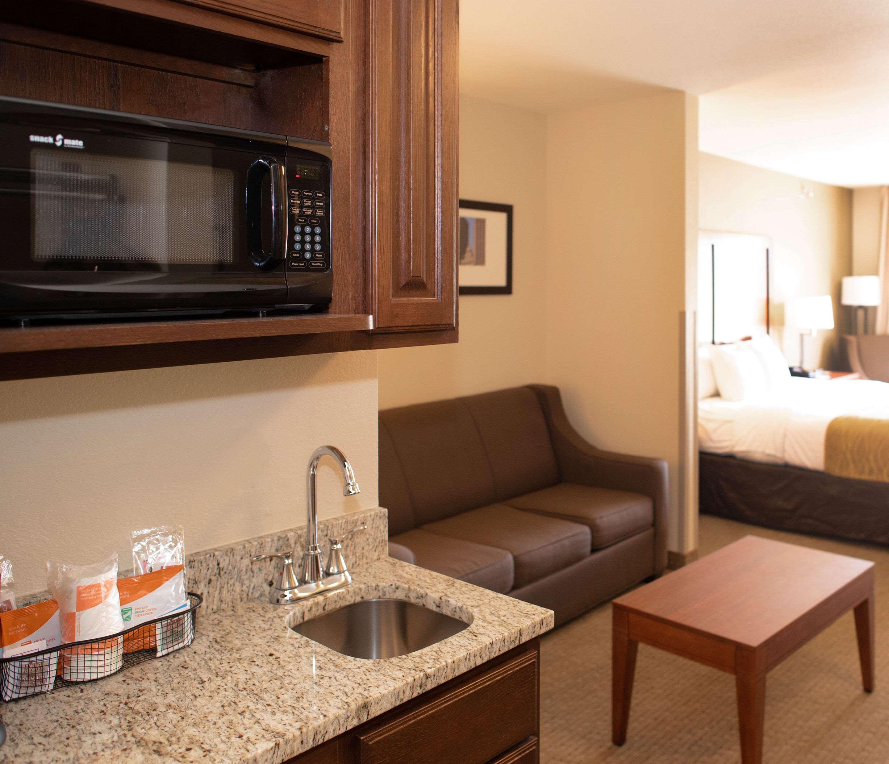 Comfort Inn & Suites Кастер Экстерьер фото